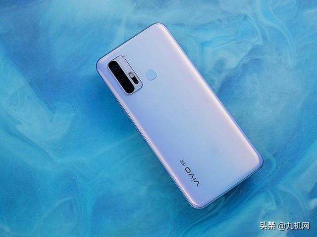 盘点最便宜的5部双模5G手机,荣耀红米上榜,最低不到2000元
