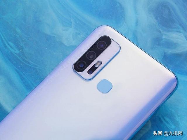 盘点最便宜的5部双模5G手机,荣耀红米上榜,最低不到2000元