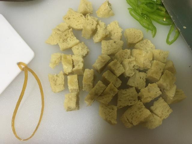 为啥买凉皮的阿姨不舍得放面筋,亲自做了才知道