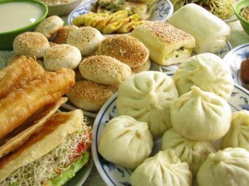 日本人嫌弃中国早餐太简陋,中国网友:我们精致起来,自己都害怕