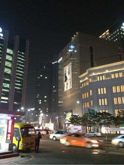 坐游轮去韩国五天四夜行程,深夜的大海静谧得让人心慌又享受