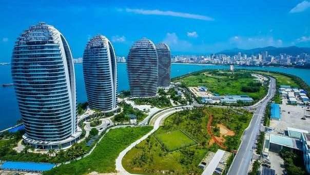 冬季最值得去的城市,大海沙滩风景美不胜收,拥有的海岸中国第一