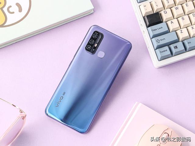 5000mAH超长续航,价格最低的5G手机之一,6+128GB已降至2198元
