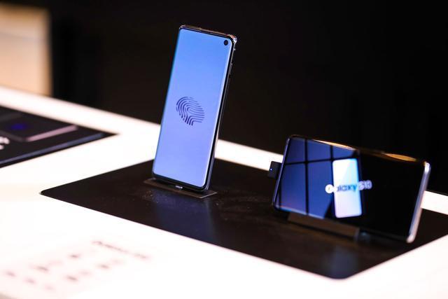 4G手机开始大幅降价,发布时7699元机型现在4699元