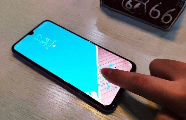 红米太良心,899起+4800万四摄+4000mAh+128G,救场小米9se