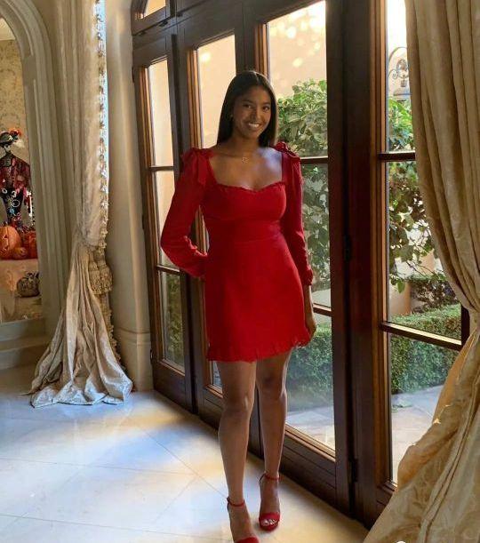 科比大女儿娜塔莉亚,年纪轻轻继承父亲公司