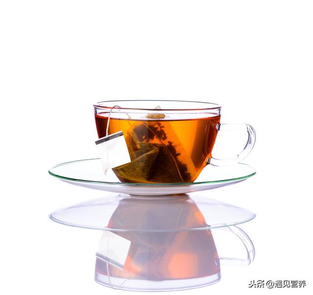 每天一杯茶,对血管有好处。一天中3个时段喝茶,健康养生
