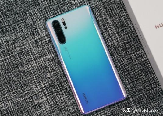 搭载麒麟980处理器的两部手机,价格却相差两千元,怎么选划算?