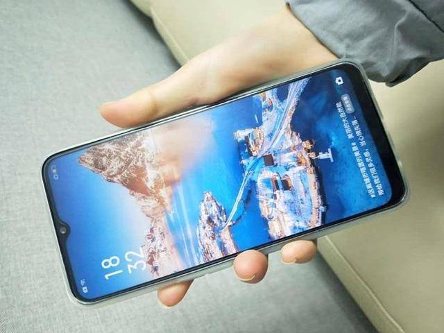 OPPO千元机,128GB内存+6.5英寸,网友:拍照和游戏两不误
