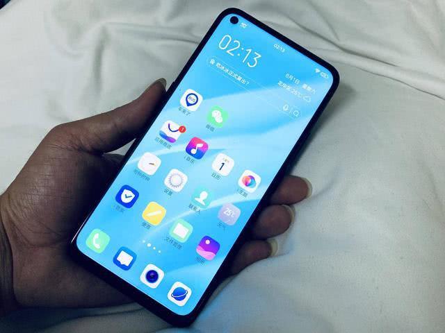 千元预算想要续航和拍照?我只推荐这两款,性价比高到没有朋友!