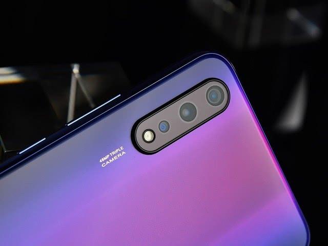 vivo正式摊牌!骁龙712+屏幕指纹,续航神机降至1299元