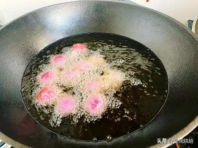 教你做赣州传统美食,脚板薯丸子,做法简单易学,吃完满嘴留香