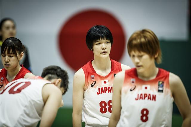 女篮亚洲杯日本赢76分、澳大利亚66分、中国23分，篮板球中国第一