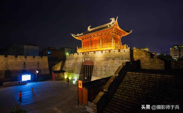 赣州郁孤台历史文化街,四贤坊铭记哪几位名人,你知道吗?