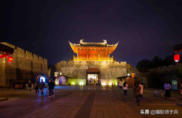 赣州郁孤台历史文化街,四贤坊铭记哪几位名人,你知道吗?