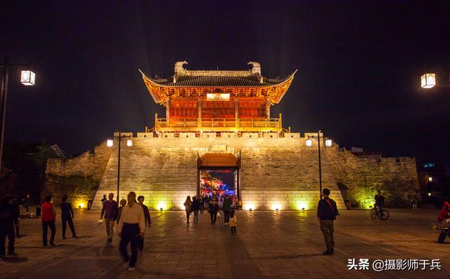赣州郁孤台历史文化街,四贤坊铭记哪几位名人,你知道吗?