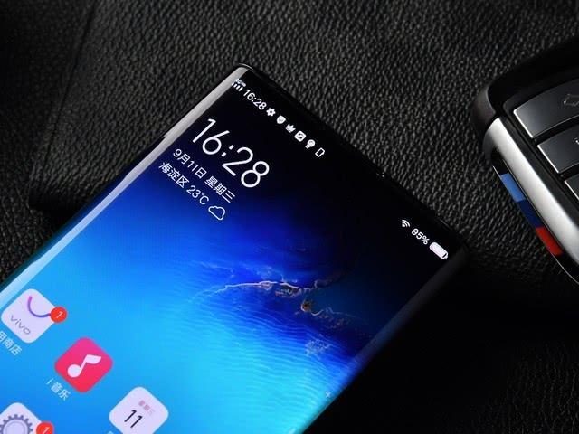 被遗忘的vivo旗舰,99.6%超高屏占比,升降屏真的过时了吗?