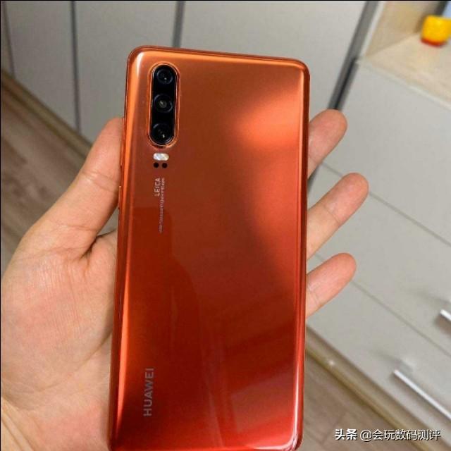 跳水600元!华为麒麟980+30倍数码变焦+8G运存这部手机怎么样?