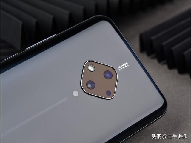 参数虽重要,但拍照好看才是关键,这一点vivo S5很懂