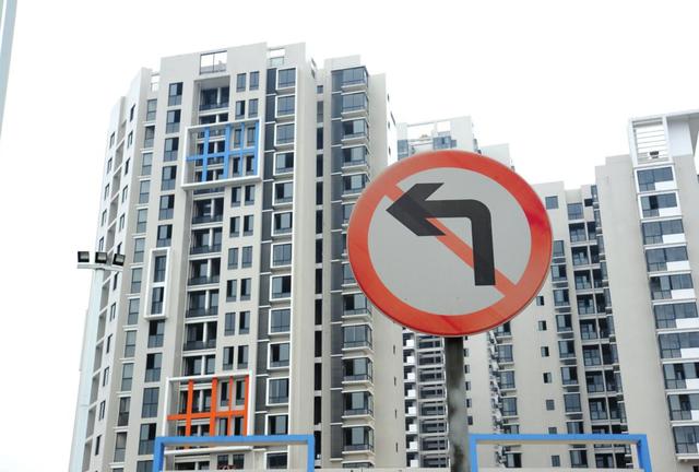 2020年楼市“受挫”,房企纷纷打折出售,为何房价不能再涨了?