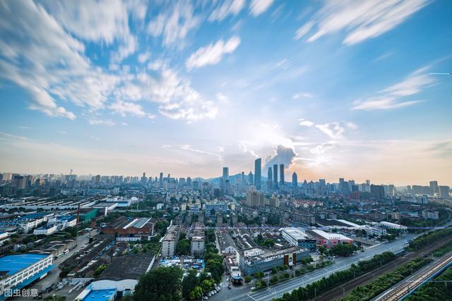 首个省市公开承认今年房价会跌,党媒:楼市调控“悠着一点”|幸福聚焦