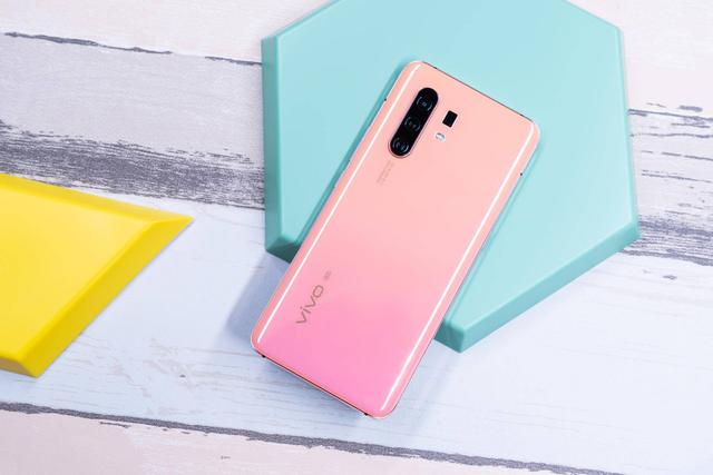 vivo X30 Pro上手:颜值与实力俱佳,拒绝偏科的“优等生”
