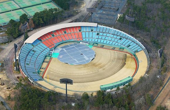 2017年的福岛县营吾妻球场,2020奥运会棒球等项目的比赛将在此举办