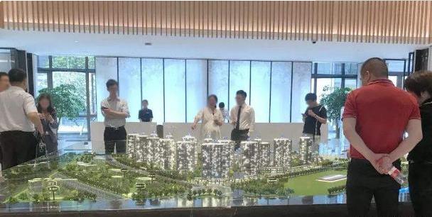 楼市或迎来“降价潮”?房企降价抛售,购房者会“买单”吗?