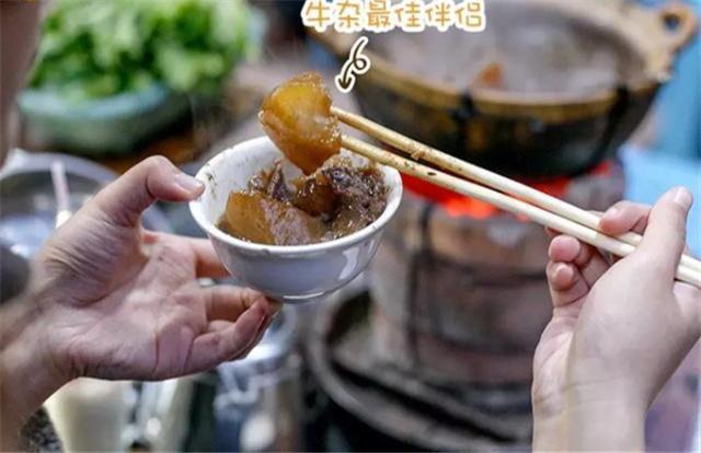 大沙地的“脏脏煲”小吃,老板是三个光头,一份80元日卖200份