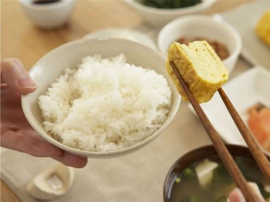品尝这些国家的特色早餐