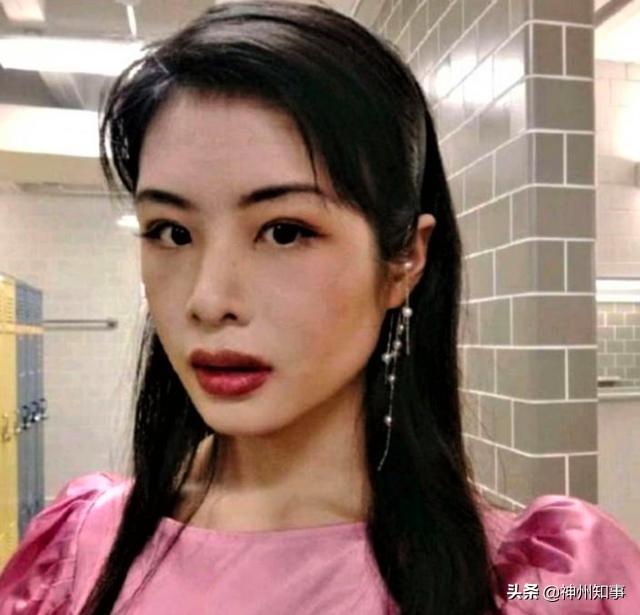 公费留学女“许可馨”事件、纪检委回应了,看来这女爹是被坑定了