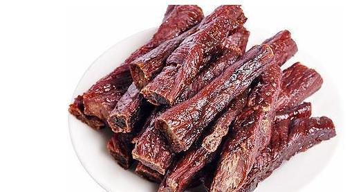 对于老百姓来说,这4款零食确实是“天价”,人们想吃却舍不得买