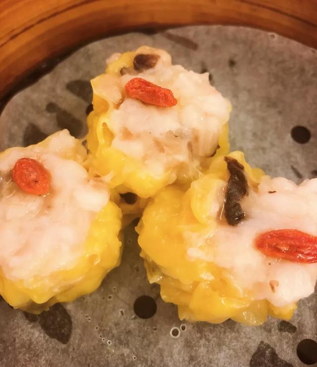 一条街,两家平价米其林,这可能是香港最亲民又好吃的地方