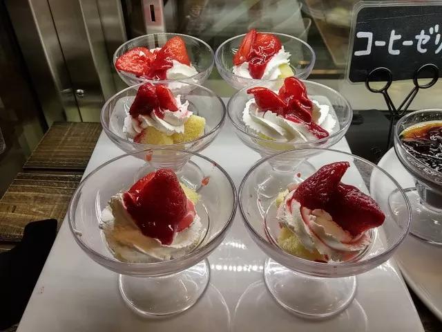 日本东京新开KFC自助餐厅,美食不限量!我终于实现了炸鸡自由!