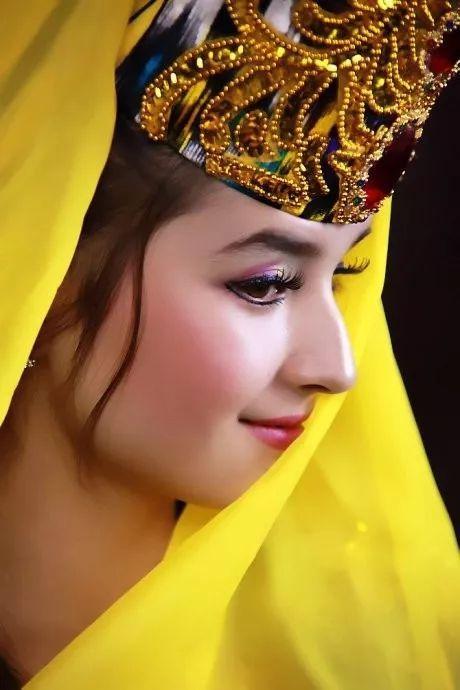 中国唯一一个金发美女聚集地,接壤3国,从不和外族通婚