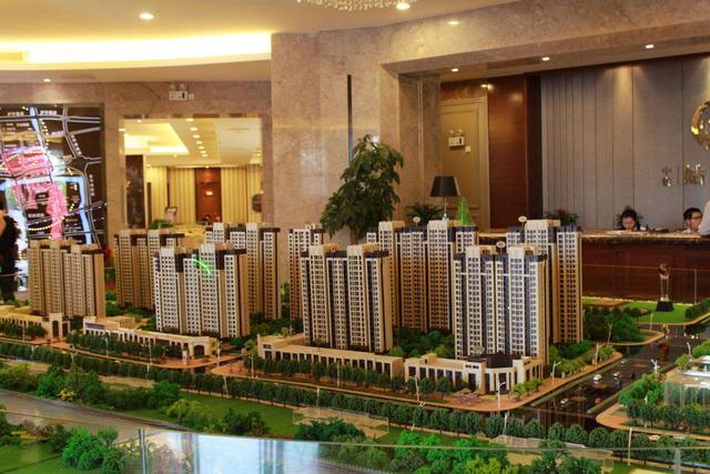 降价50万也卖不掉,炒房客要“崩盘”了?楼市2大坏消息来了