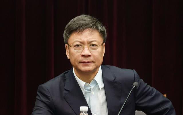 楼市“涨价”呼声很高,刚需该不该抓紧买房?国家智囊8字说透了