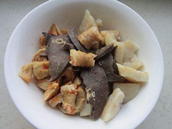 来新疆必吃的6种美食,馕包肉、胡辣羊蹄,全吃过的算厉害