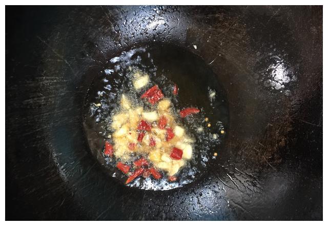 它是菜也是药,对咳嗽痰多特有效,路边就有很多,不懂吃可惜了!