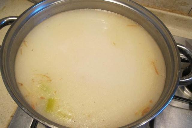 沙市人爱这碗面条胜过热干面,天天面馆门口排长龙,“过早”首选