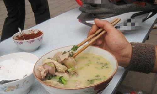 开封特色美食——羊双肠汤,入口醇香还不膻,汤鲜肉美惹人爱!