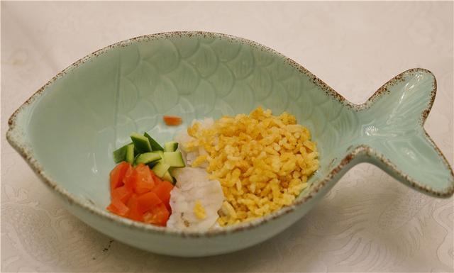 江苏最新鲜的美食宴,只有4月才可以吃到,5000一斤的河鲜算一般