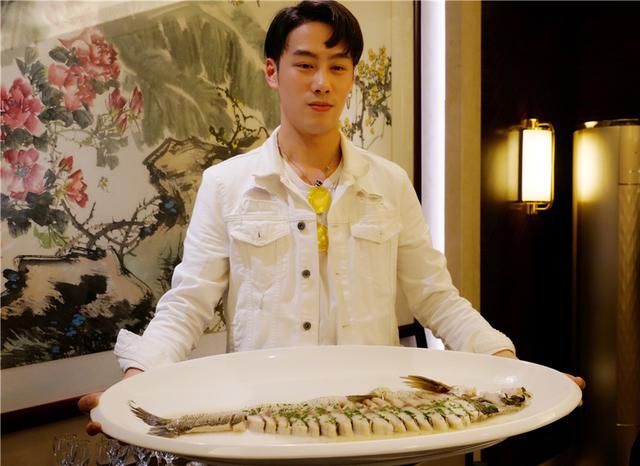 江苏最新鲜的美食宴,只有4月才可以吃到,5000一斤的河鲜算一般