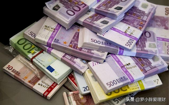 手里有10万闲钱,理财应该注重收益率,还是安全性?
