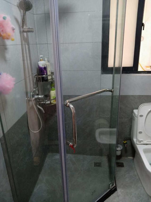 记录一下人生第一套房,全屋贴砖简单装修,打扫干净特别有档次