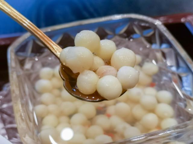 人均200多一碗面,每天排长队,只因为开在兰博基尼里吗