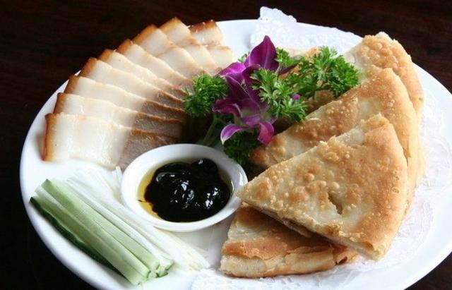 不知道大家有没有吃过熏肉大饼呢?口味独特鲜香无比