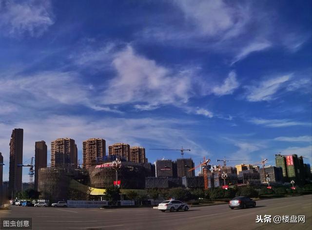 “下降潮”来临,房企退出三四线楼市,购房者还买房吗?