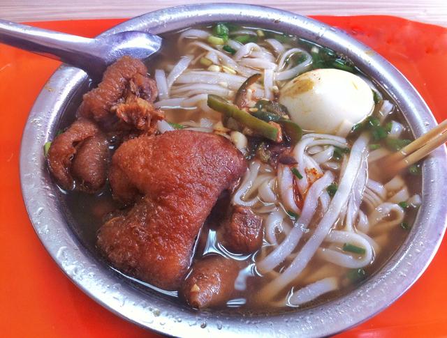 广西人爱吃粉,一日三餐米粉都可作为主食,广西米粉的千百味