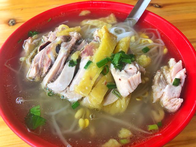 广西人爱吃粉,一日三餐米粉都可作为主食,广西米粉的千百味